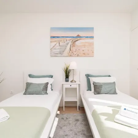 Host Wise - Bright & Spacious Retreat With Balcony Apartment Porto